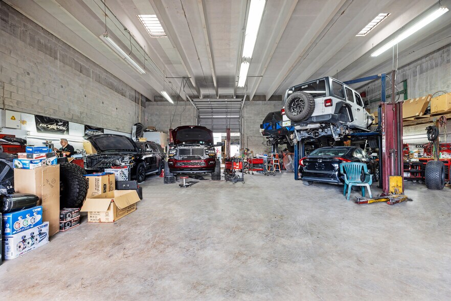 More Photos Of 2760 W 3rd Ave, Hialeah Warehouse For Sale