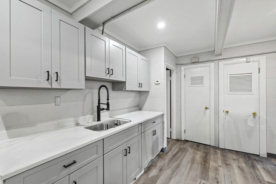 More Photos Of 54 Winthrop St, Taunton Office For Sale