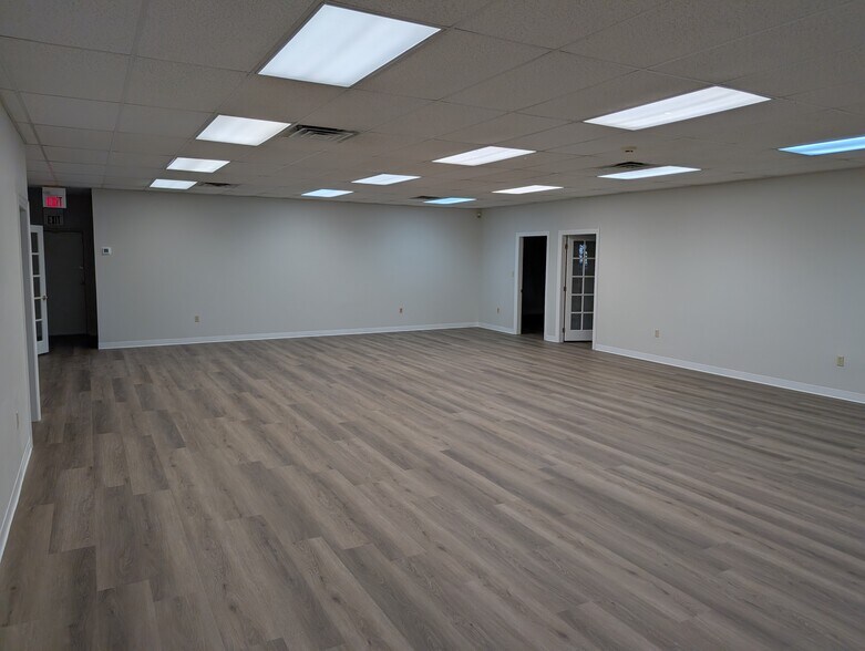 More Photos Of 1709 River St, Valdosta Office For Lease
