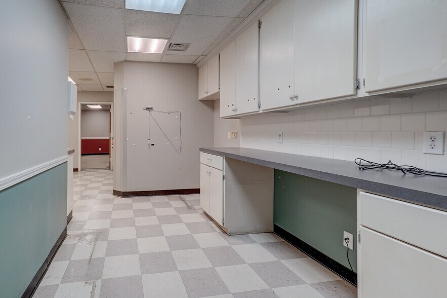 More Photos Of 3100 S Elm Pl, Broken Arrow Medical For Lease