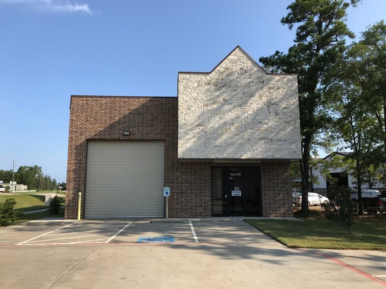 More Photos Of 3511 N Loop 336 E, Conroe Warehouse For Lease
