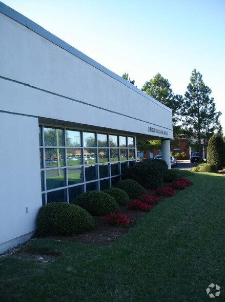 More Photos Of 2509 Walmer Ave, Norfolk Light Manufacturing For Lease