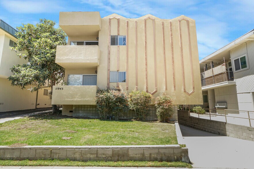 More Photos Of 11943 Kiowa Ave, Los Angeles Apartments For Sale