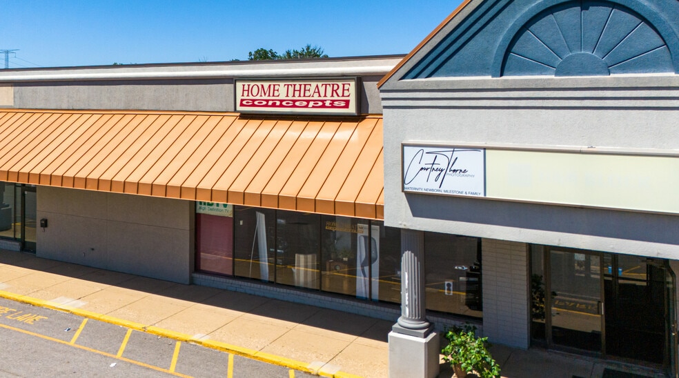 More Photos Of 1925-2141 S Main St, Morton Unknown For Lease