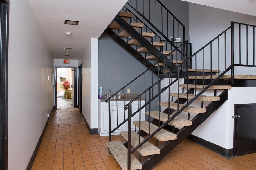 More Photos Of 480 W Rowland Ave, Covina Office For Sale