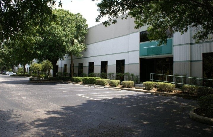 More Photos Of 9208 Palm River Rd, Tampa Warehouse For Lease