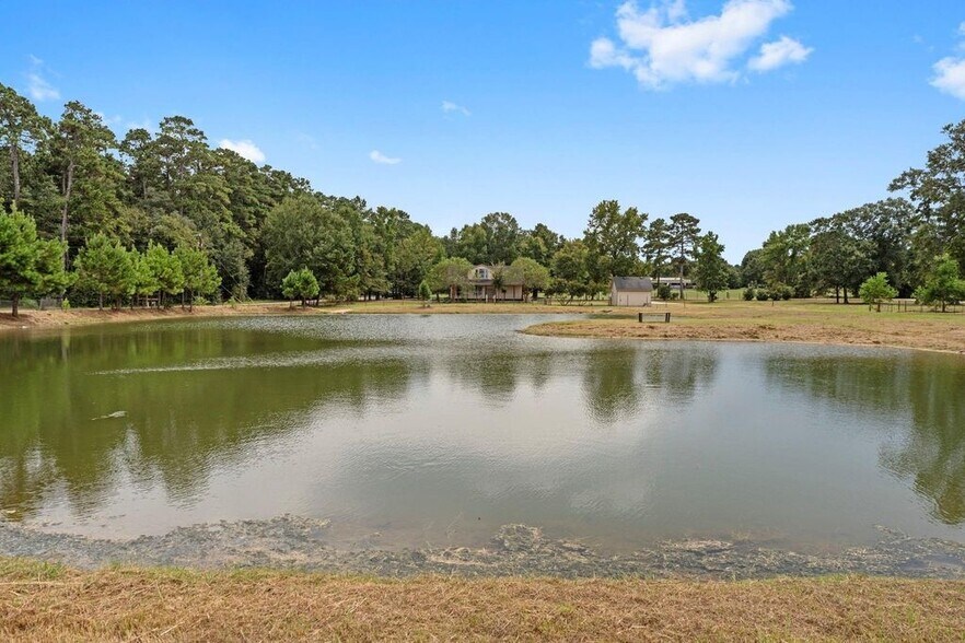 More Photos Of 1250 S Pine Lake Rd, Montgomery Specialty For Sale