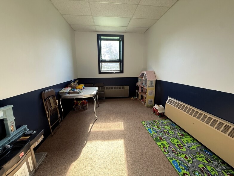 More Photos Of 33328 Main St, Townville Manufacturing For Sale