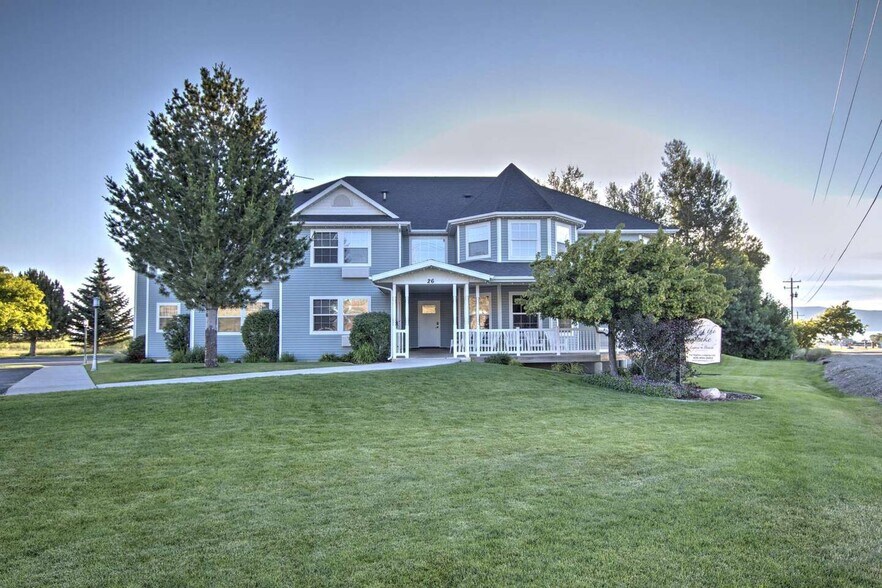 Primary Photo Of 40 Christa Circle cir, Garden City Specialty For Sale