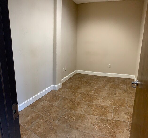 More Photos Of 401 Ranch Road 620 S, Lakeway Medical For Sale