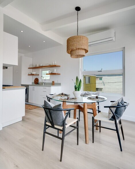 More Photos Of 2602 Pacific Ave, Venice Apartments For Sale