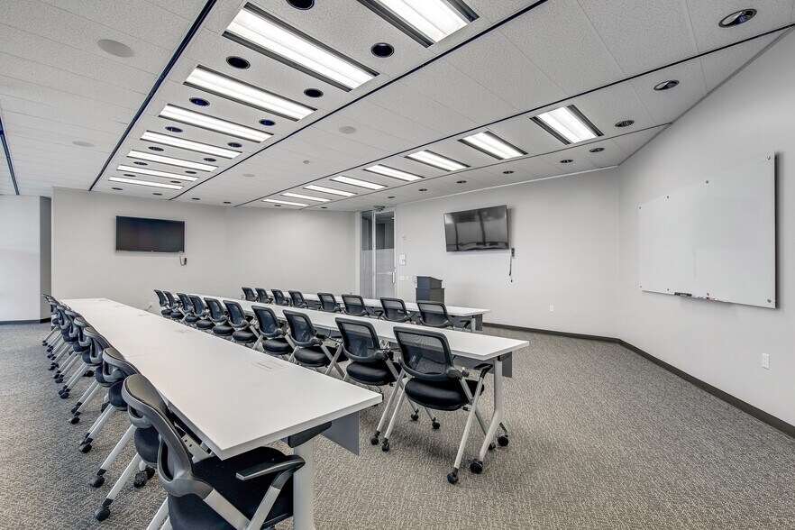 More Photos Of 13501 Katy Fwy, Houston Office For Lease