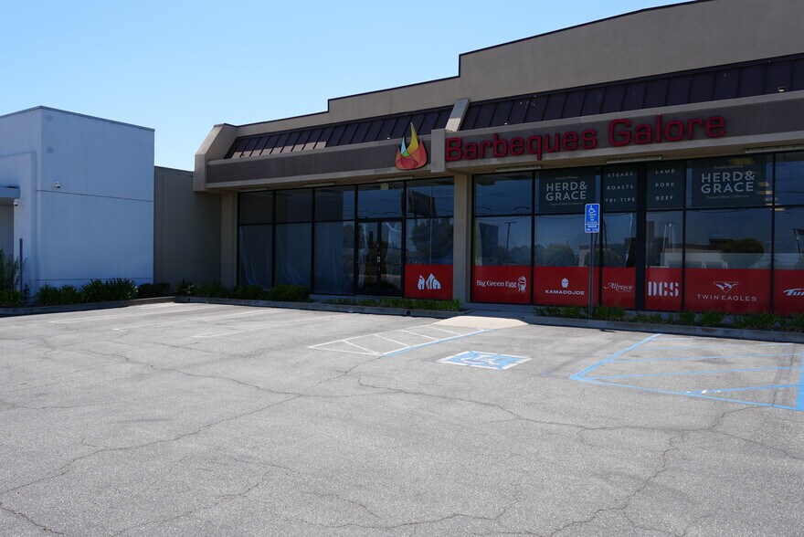 More Photos Of 18225 Hawthorne Blvd, Torrance Storefront Retail Office For Lease