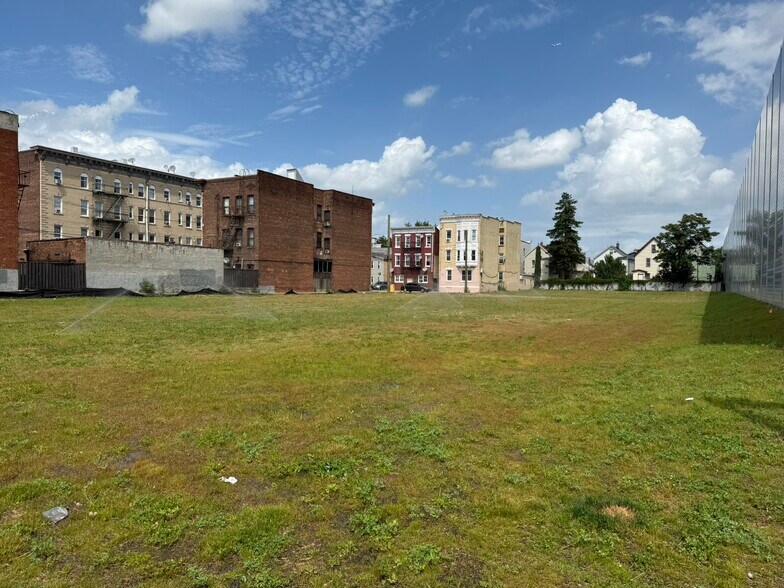 More Photos Of 122 8th St, Passaic Land For Sale