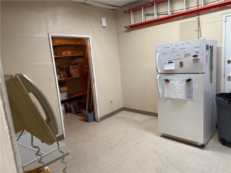 More Photos Of 2765 Highway 95, Bullhead City Office For Sale