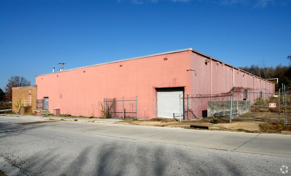 More Photos Of 2211 Windsor St, Chattanooga Service For Sale
