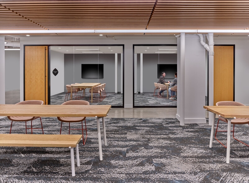 More Photos Of 201-219 N 15th St, Philadelphia Medical For Lease