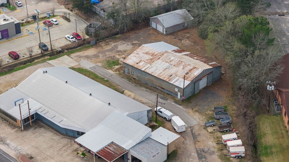 More Photos Of 1006 South Timberland Dr, Lufkin Industrial For Sale