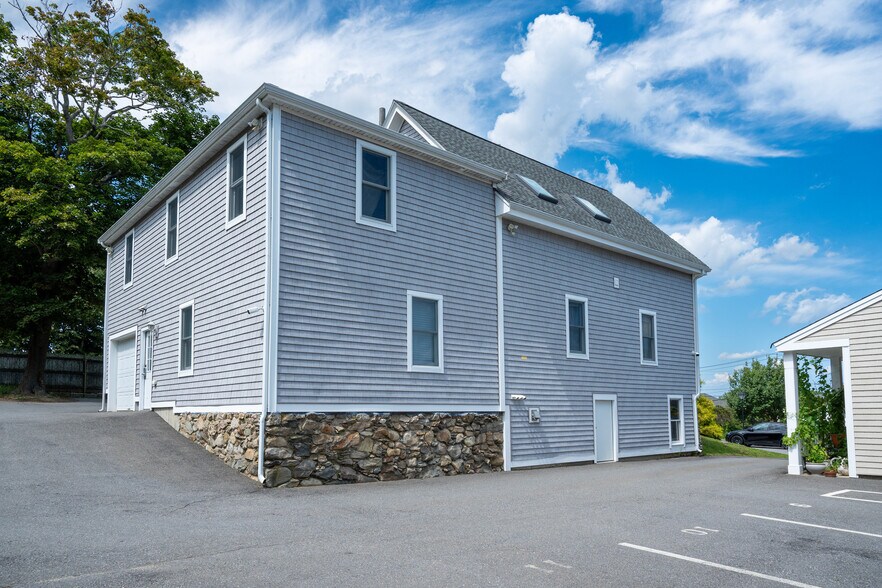 More Photos Of 26 Main St, Kingston Apartments For Sale