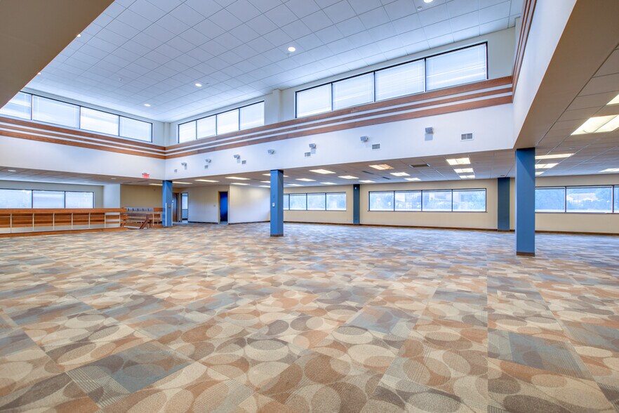 More Photos Of 744 Heartland Trl, Madison Medical For Lease