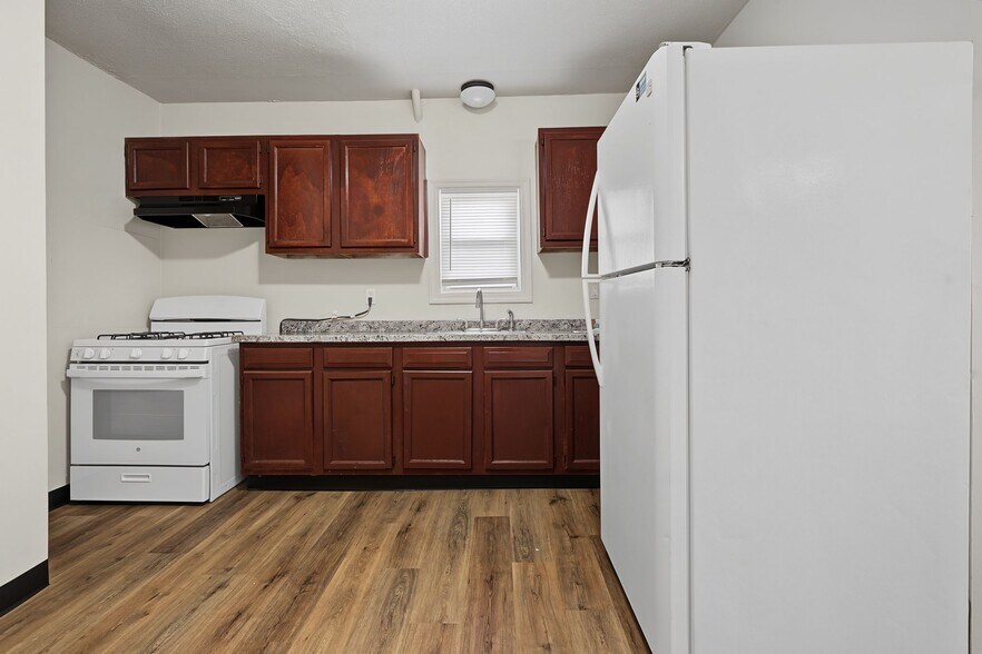 More Photos Of 471 Pond St, Woonsocket Apartments For Sale