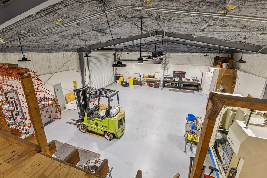 More Photos Of 12516 Highway 231, Youngstown Industrial For Sale