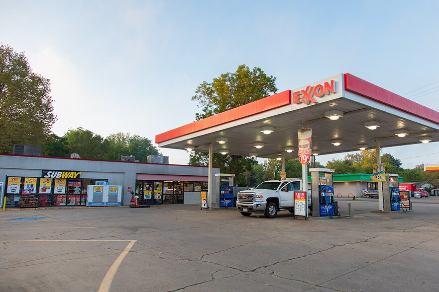 Primary Photo Of 310 S Greer Blvd, Pittsburg Service Station For Sale
