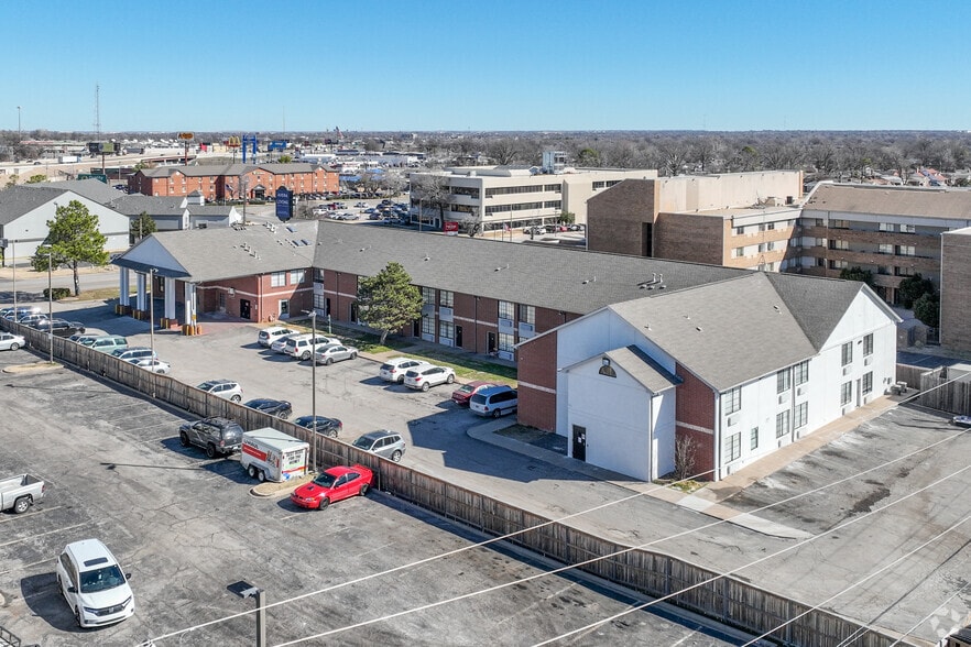 More Photos Of 3211 S 79th East Ave, Tulsa Apartments For Sale