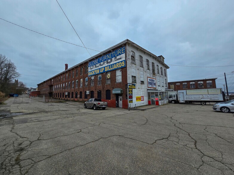 More Photos Of 460 Globe St, Fall River Showroom For Sale