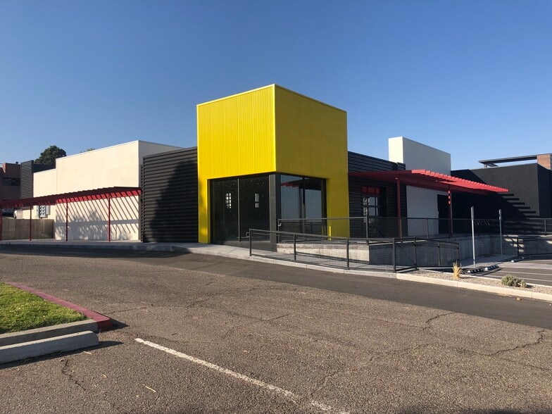 More Photos Of 2500 Yale Blvd SE, Albuquerque Storefront Retail Office For Lease