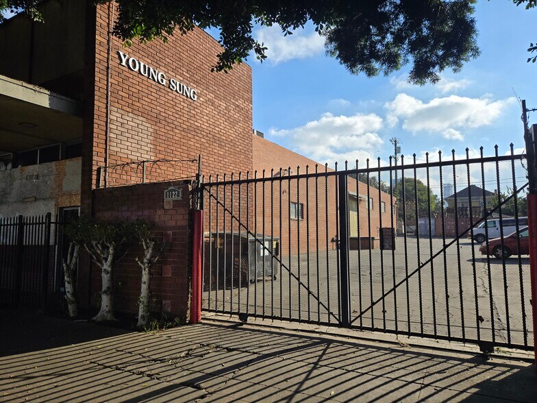More Photos Of 1122 S Alvarado St, Los Angeles Warehouse For Lease