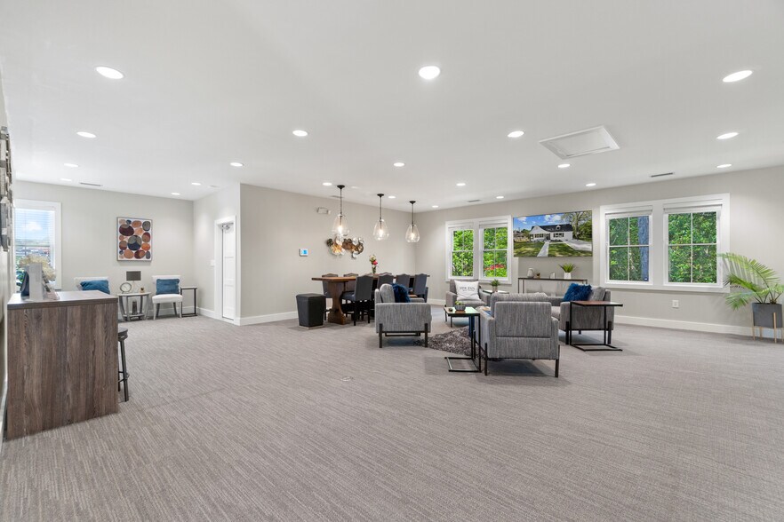 More Photos Of 135 Confederate St, Fort Mill Office Residential For Lease