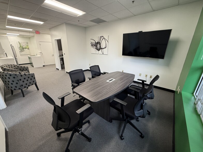 More Photos Of 308 W Rosemary St, Chapel Hill Office For Lease