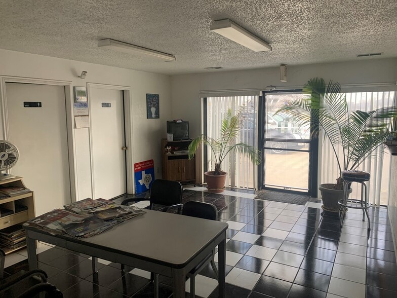 More Photos Of 2403 Community Dr, Dallas Auto Repair For Sale