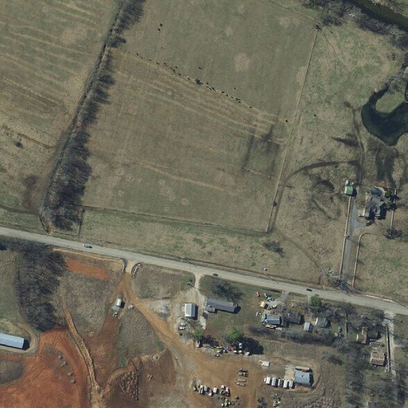 More Photos Of 162 Grading Ln, Cave Springs Unknown For Lease