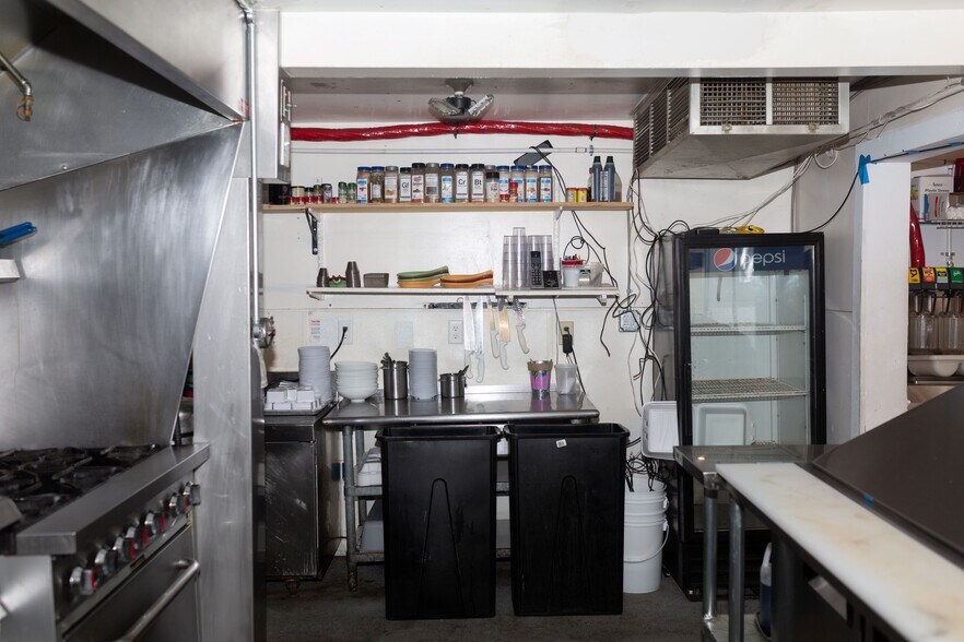 More Photos Of 42 W Spring St, Port Austin General Retail For Lease