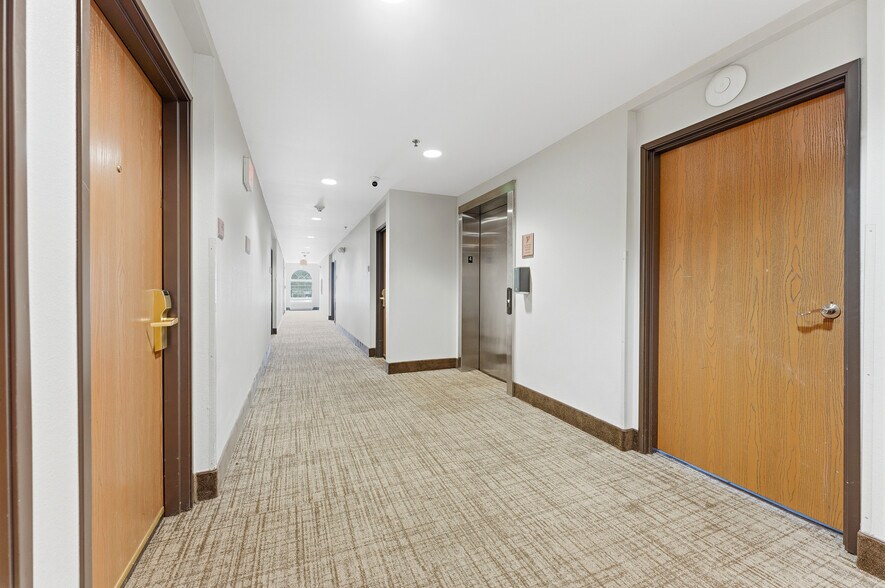 More Photos Of 15 Lawless Rd, Morgantown Hotel For Sale