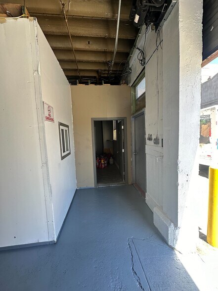 More Photos Of 3064 Review Ave, Long Island City Warehouse For Lease