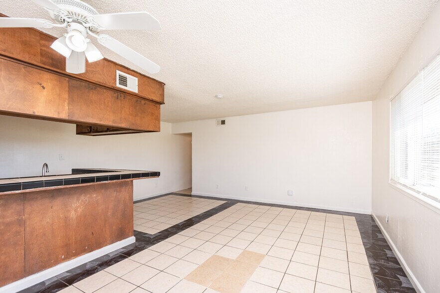 More Photos Of 10 Nedra Ct, Sacramento Apartments For Sale