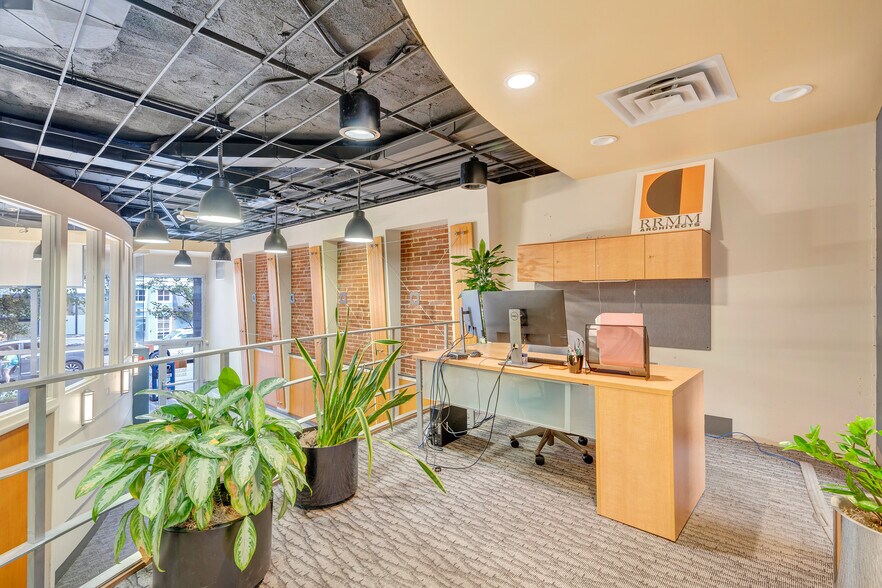 More Photos Of 28 Church Ave SW, Roanoke Storefront Retail Residential For Sale