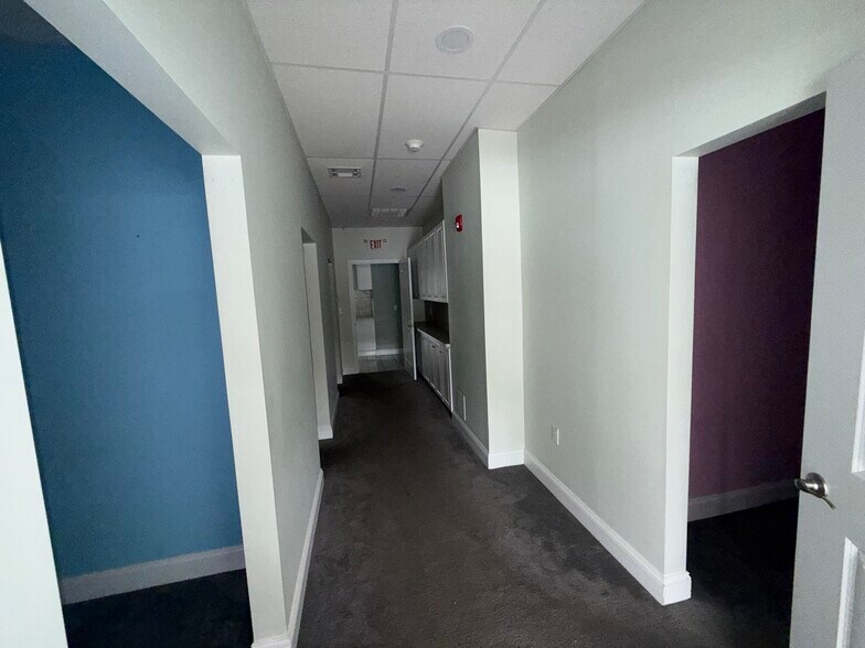More Photos Of 213 Lake Ave, Saint James Storefront Retail Office For Lease