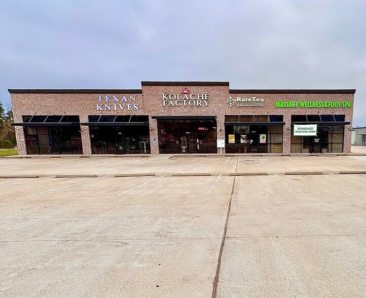 More Photos Of 1395 Northpark Dr, Kingwood Freestanding For Lease