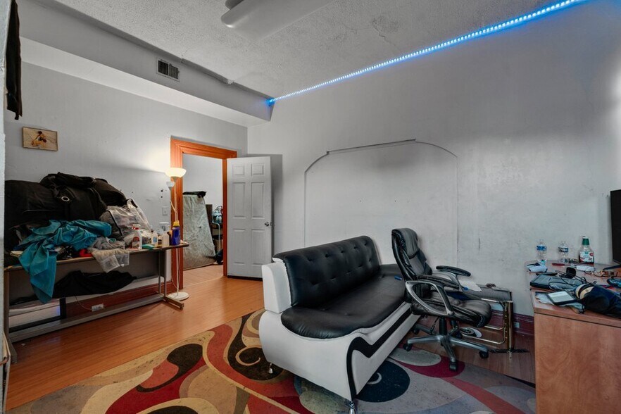 More Photos Of 2112 N Charles St, Baltimore Office For Sale