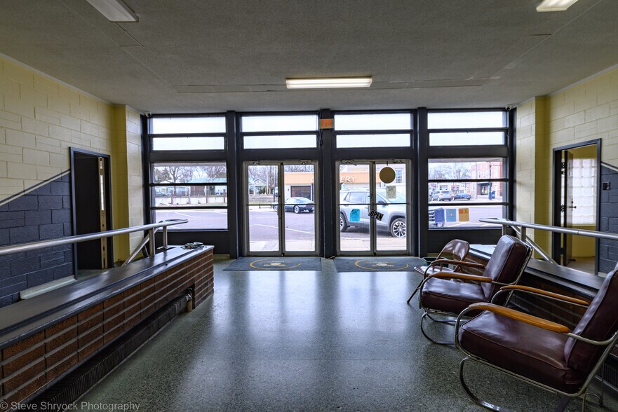 More Photos Of 411 S Main St, Hillsboro Specialty For Sale