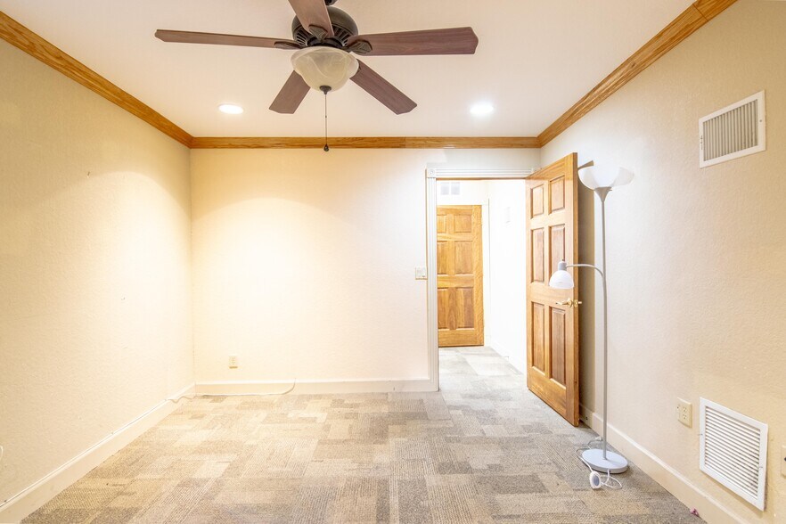 More Photos Of 757 Arlington Ave N, Saint Petersburg Office For Sale