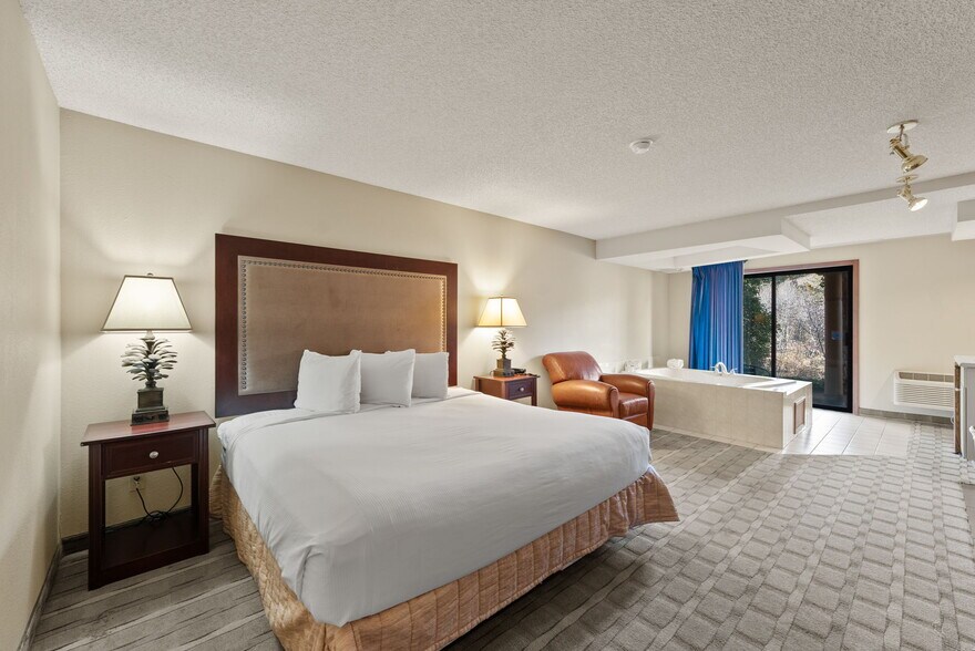 More Photos Of 3105 NE O. B. Riley Rd, Bend Hotel For Sale