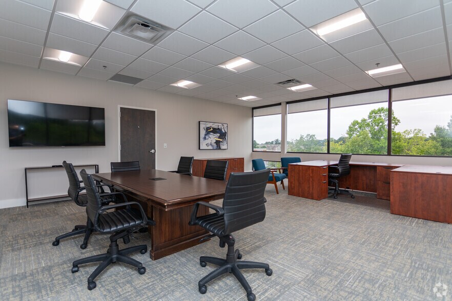 More Photos Of 3300 Battleground Ave, Greensboro Office For Lease