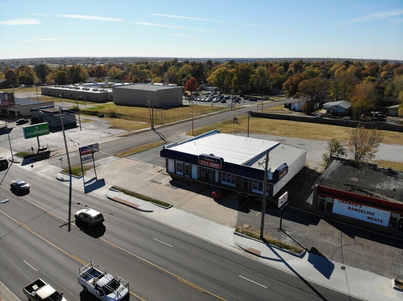 More Photos Of 1036 S Range Line Rd, Joplin Freestanding For Sale