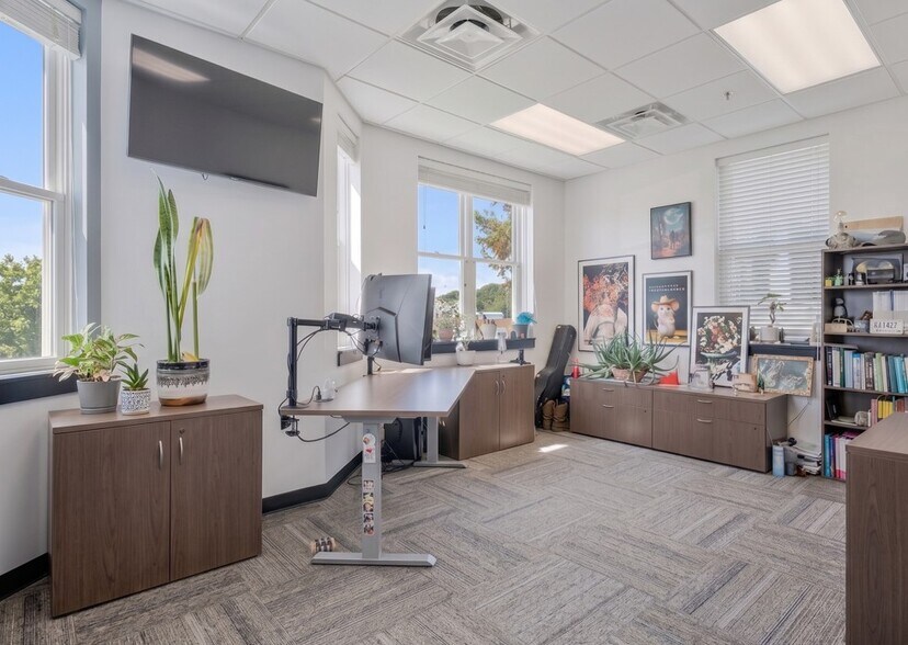More Photos Of 720 Bayfront Pky, Pensacola Office Residential For Lease