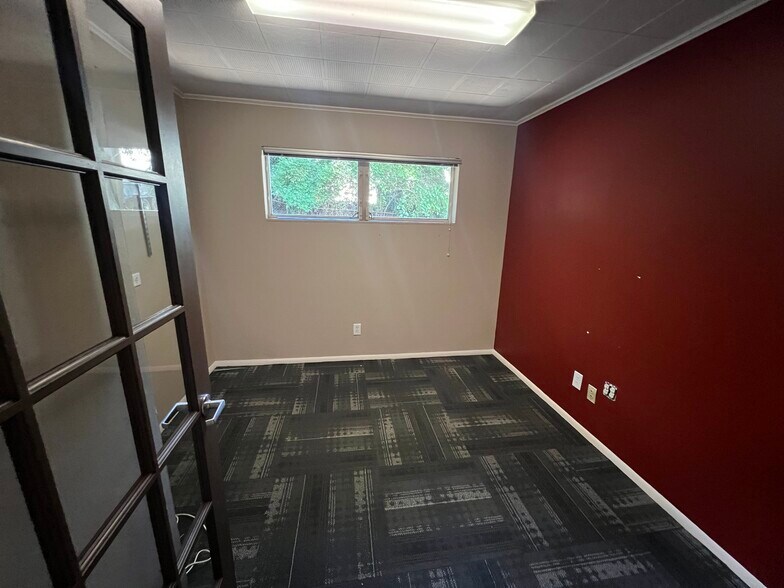 More Photos Of 4384 SE Oakdale Rd, Smyrna Office For Sale